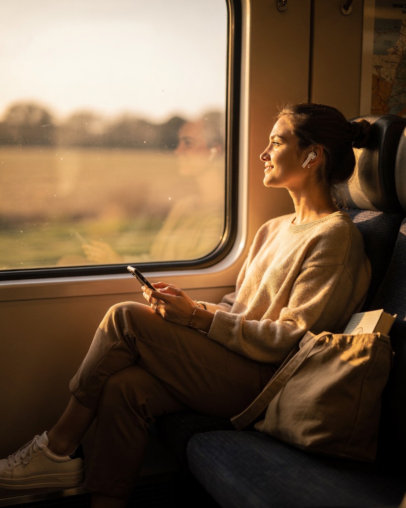 Étudiant au travail avec vue coucher de soleil